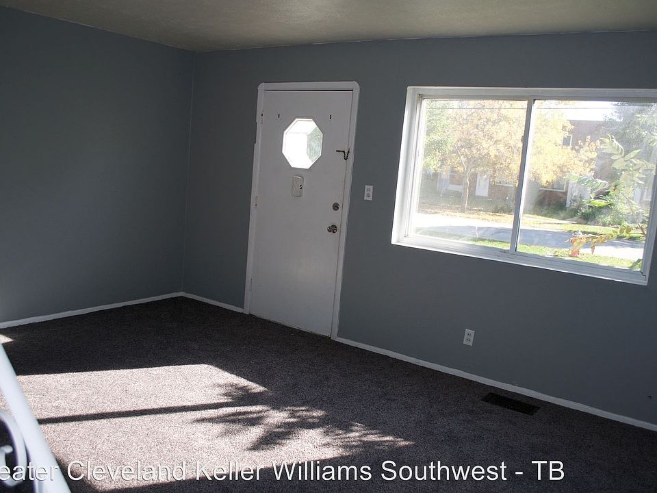 1st image of 5976B Glenway Dr
