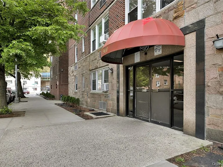 900 Lydig Ave #4M — Photo 1