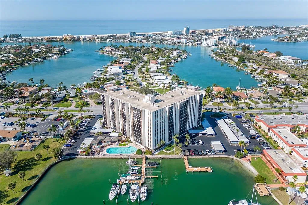 1 bed, 1.0 bath, 895 sqft, $2,000 — Photo 3