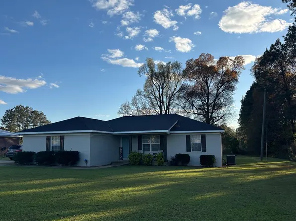451 Omussee Rd, Cowarts, AL 36321