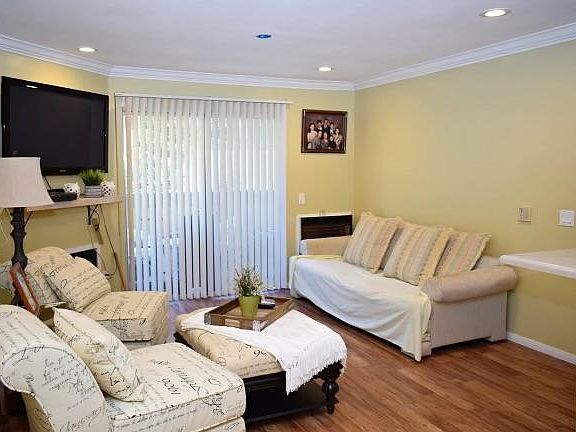 4th image of 223 Woodland Pkwy Unit 158