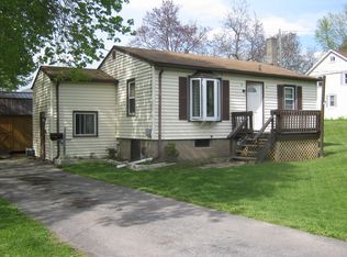 301 W Sherman Ave, Newark, NY 14513