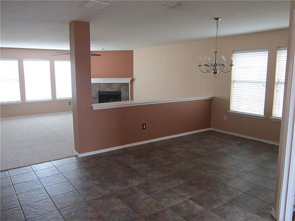 4th image of 405 Niagara Falls Dr