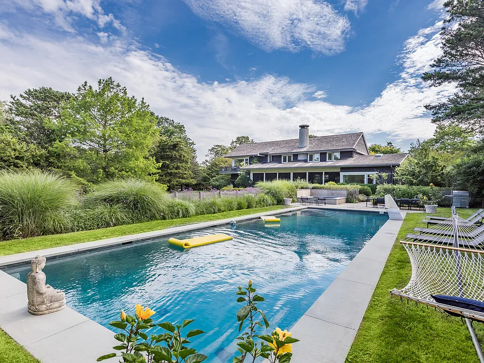 34 La Forest Ln