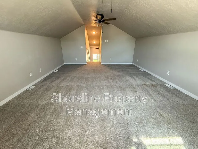 19304 Geneva Way — Photo 16