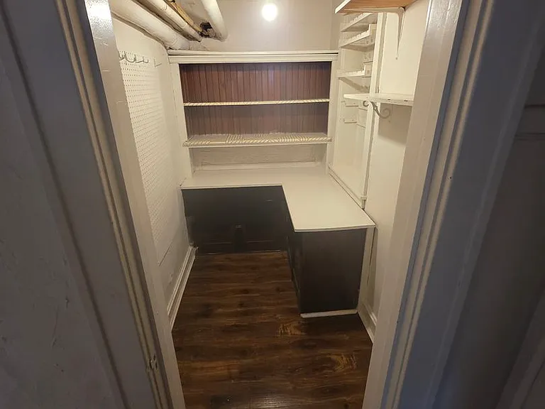 2528 N Maryland Ave — Photo 8
