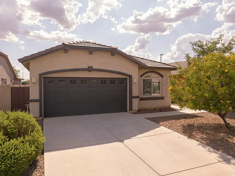 Lease includes parking in the garage or the driveway. HOA doesn't allow parking on the street overnight though.