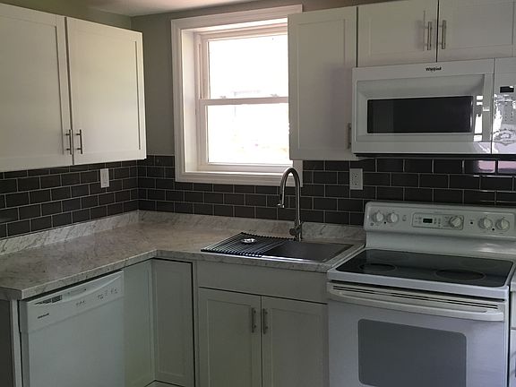 3rd image of 204 S Holmes St
