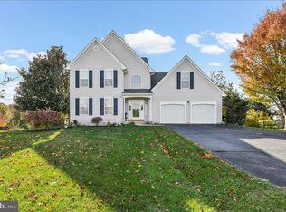 901 Old Library Ln, Oxford, PA 19363