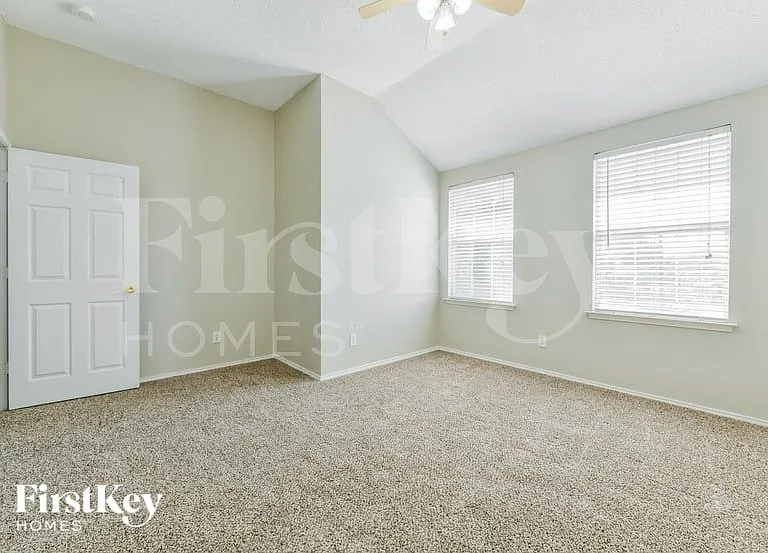 6733 Lucas Ln — Photo 7