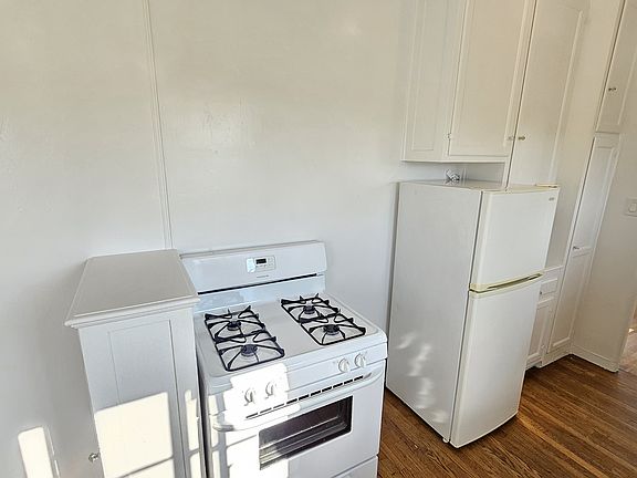 2nd image of 1421 Echo Park Ave APT 8