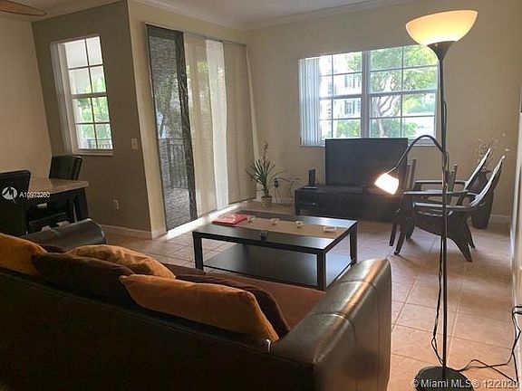 2nd image of 3235 NE 184th St APT 11201