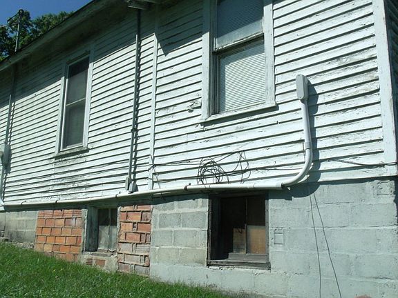 4th image of 429 Baumgartner Ave