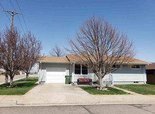 413 W R St, Mccook, NE 69001