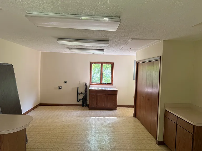 511 E Royalton Rd — Photo 9