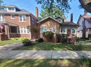 1032 Beaconsfield Ave, Grosse Pointe Park, MI 48230