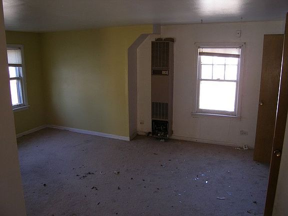 5th image of 2030 N Hawthorne Ave