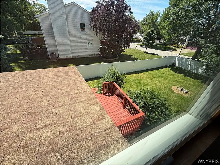 783 N French Rd — Photo 18