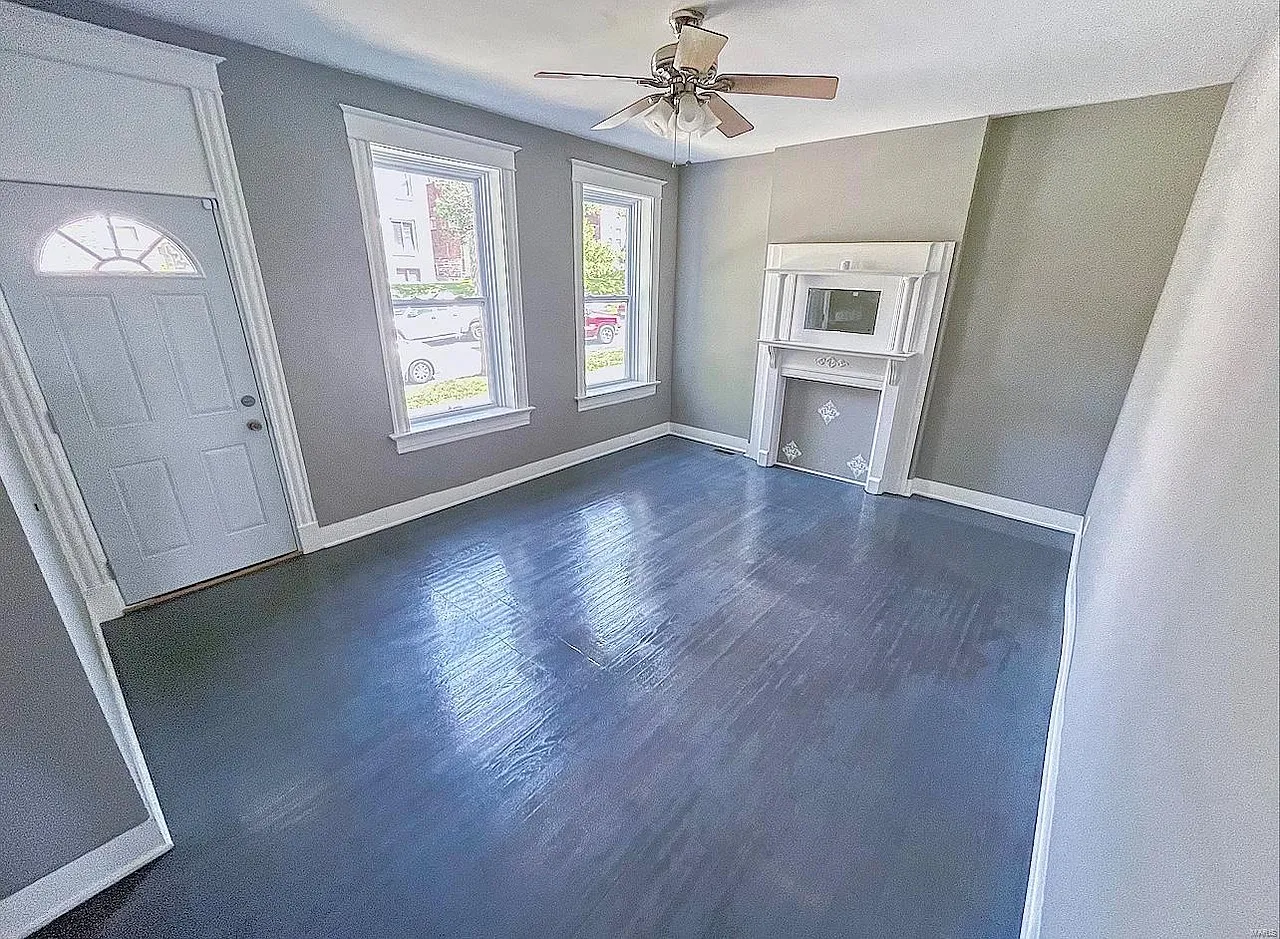 2 bed, 1000 sqft, $1,250 — Photo 4