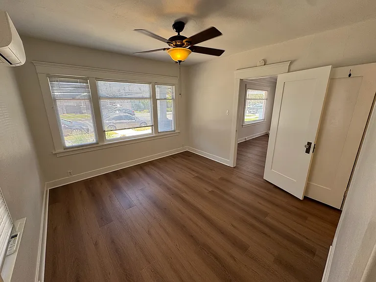 315 Newport Ave — Photo 8