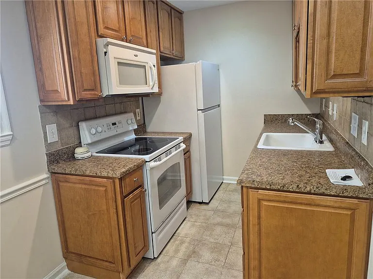 49 Monet Ct NW — Photo 5