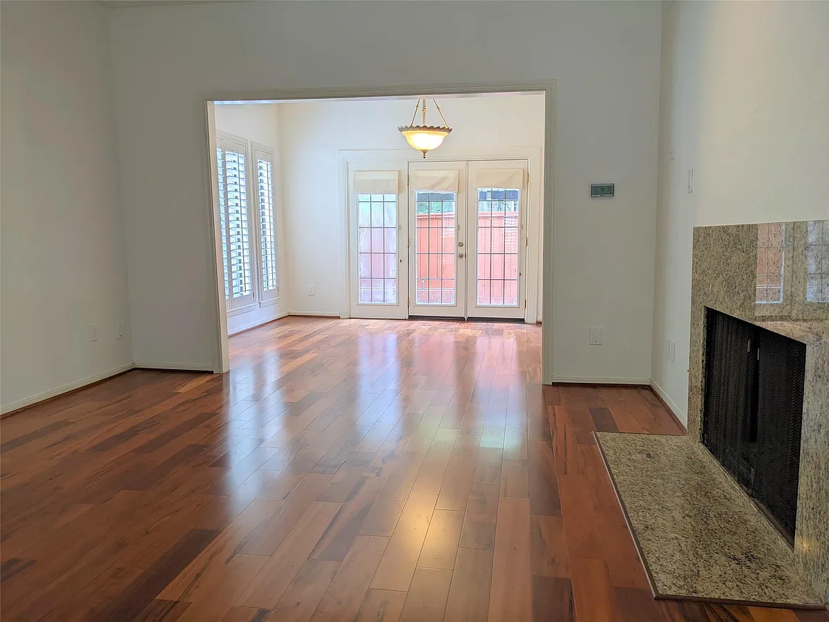 Building Photo - 11711 Memorial Dr #133