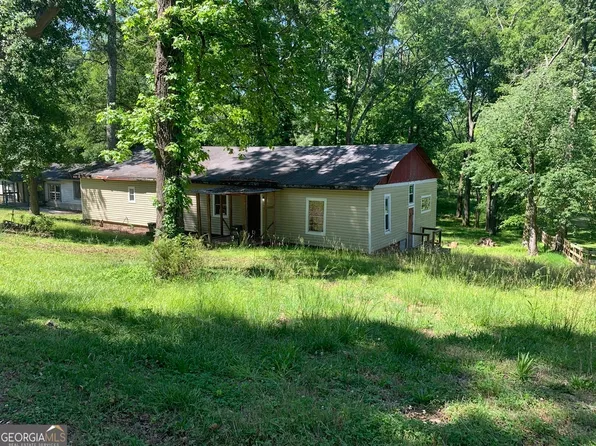 45 Valley Trl SE, Acworth, GA 30101