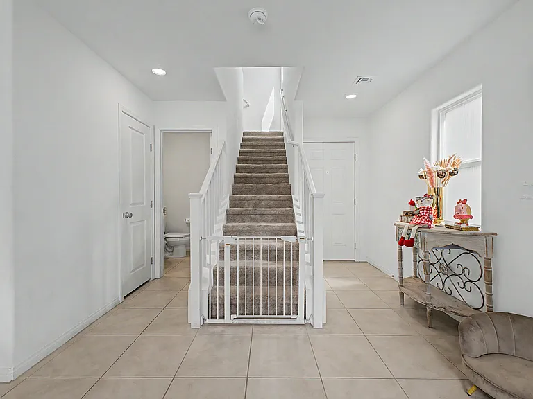 9963 Ravenswood Peak Ave — Photo 6