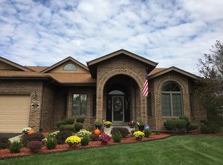 2514 E Royal Ridge Dr, Crete, IL 60417