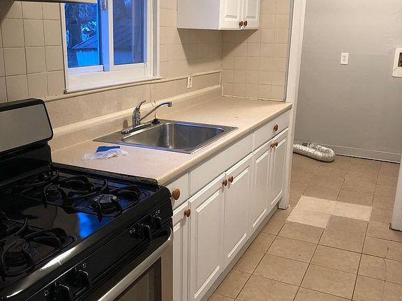 4th image of 102 Belmont Dr
