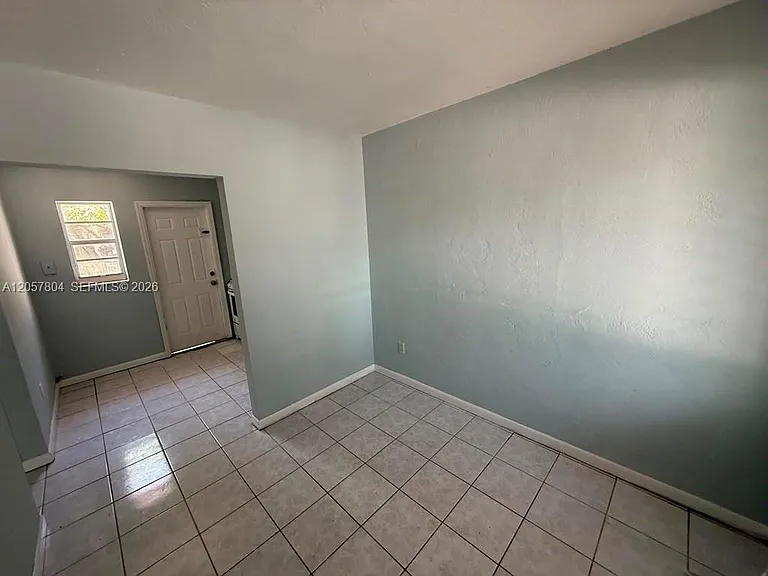 3129 SW 9th St #2 — Photo 6