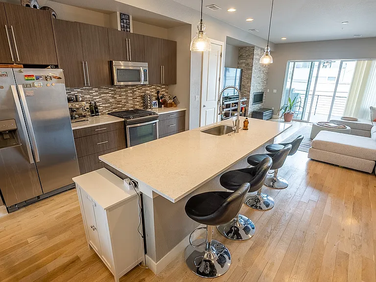 3140 W 20th Ave — Photo 1