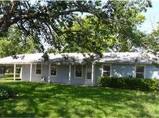 308 S Grand Ave, Wolfe City, TX 75496