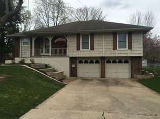 511 S Washington St, Raymore, MO 64083