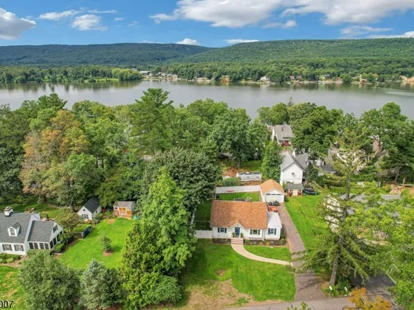 58 Ramapo Rd, West Milford Twp., NJ 07421