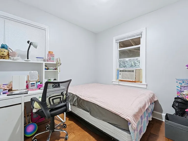 328 John St #1 — Photo 6