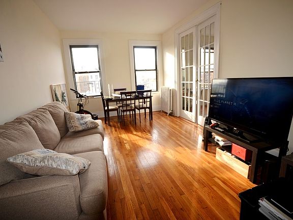 4th image of 30-11 34th St #2G