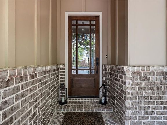 3rd image of 2107 E Haven Dr