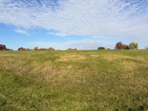 17-74 Lakeview Dr, Lanark, IL 61046