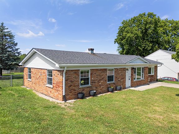 2nd image of 806 Knollwood Dr