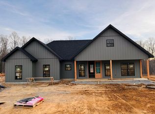 1458 Taylor Place Rd, Jamestown, TN 38556