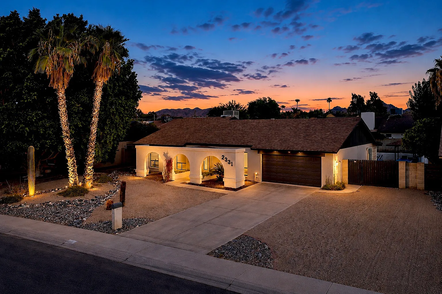 2331 E Sunnyside Dr — Photo 1