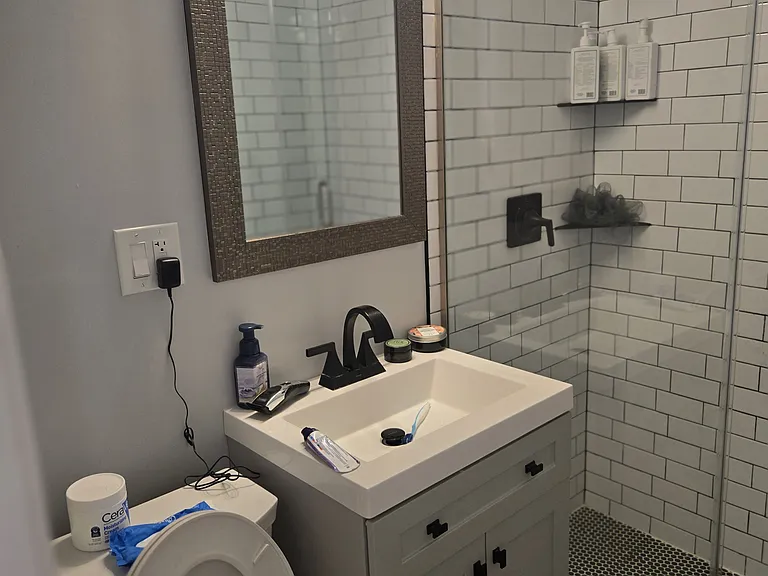 1642 N Western Ave #2 — Photo 15