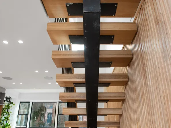 274 7th Street image 29 of 40