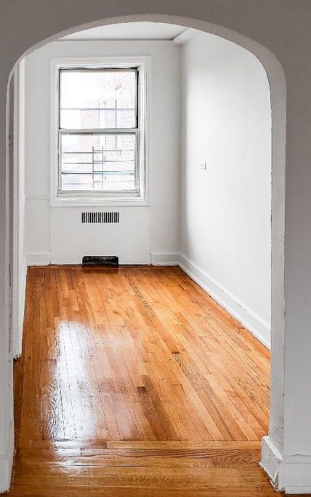 1st image of 825 Larchmont Acres APT B