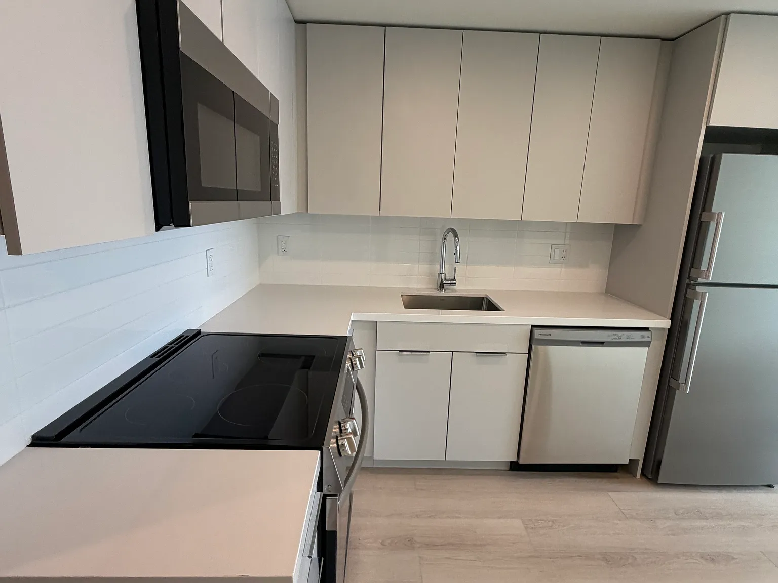 1 bed, 580 sqft, $2,449 — Photo 3