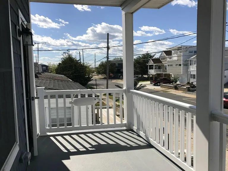 253 Sheridan Ave — Photo 8