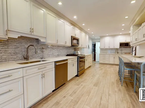 1992 New York Avenue image 6 of 18