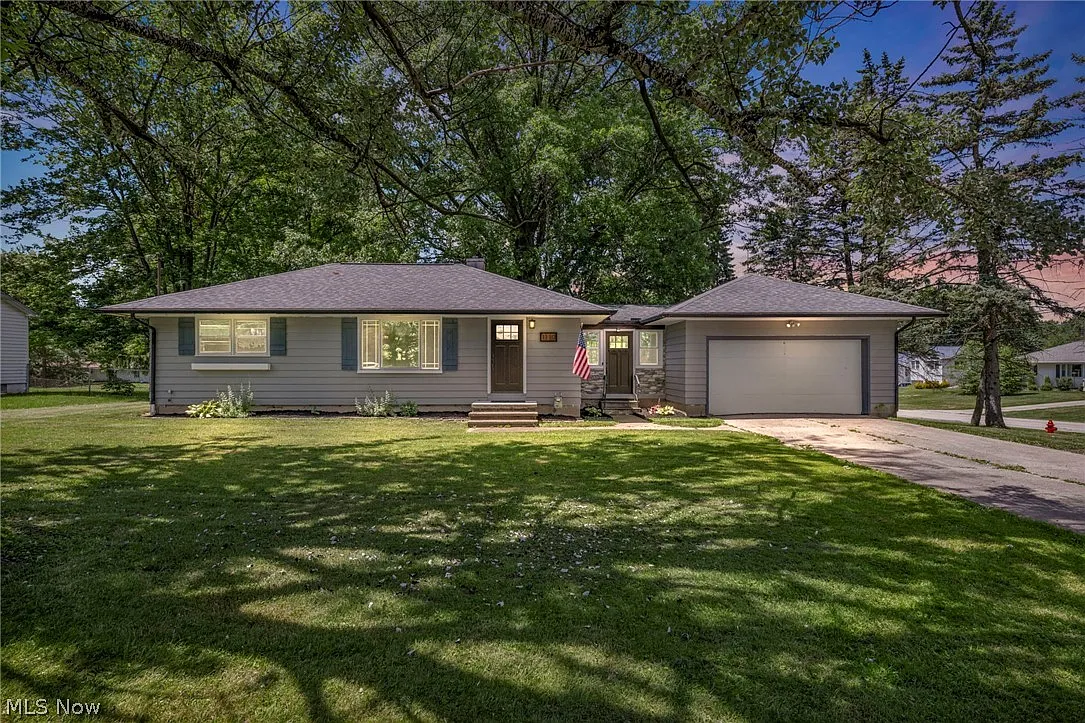 1110 Highland Ave photo 1