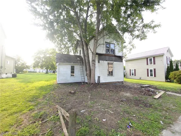 301 S 2nd St, Byesville, OH 43723